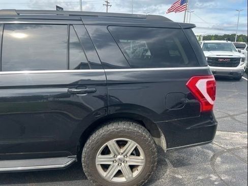 Used 2019 Ford Expedition XLT w/ Equipment Group 202A AWD/4WD image 6