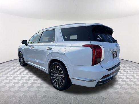 Used 2023 Hyundai Palisade Calligraphy image 7