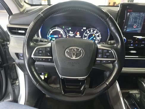 Used 2021 Toyota Highlander Platinum AWD/4WD image 7