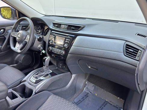 Used 2017 Nissan Rogue S AWD/4WD image 13