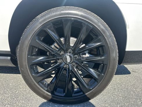 Used 2025 Cadillac Escalade ESV Sport Platinum w/ LPO, ONYX Package image 36