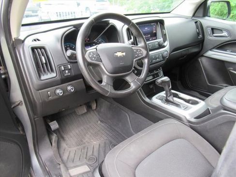 Used 2019 Chevrolet Colorado LT w/ LT Convenience Package AWD/4WD image 17