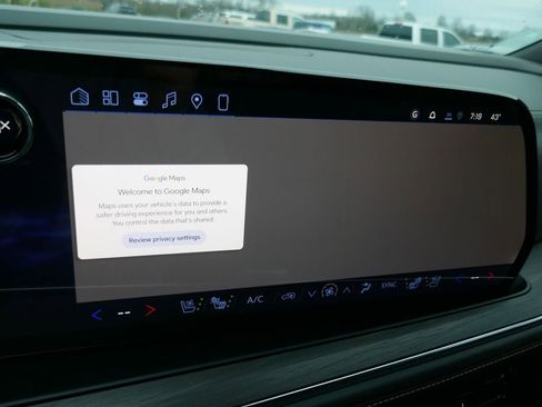 New 2026 Chevrolet Suburban Premier w/ Sun And Tow Package AWD/4WD image 25