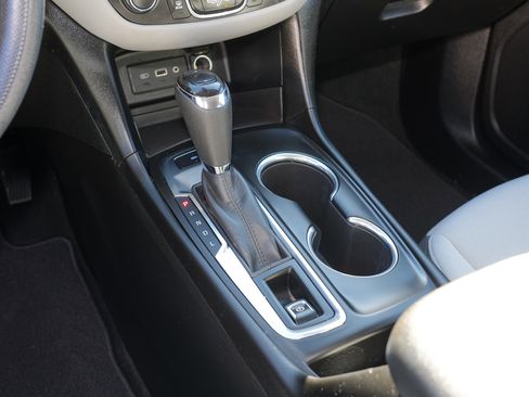 Used 2019 Chevrolet Equinox LS AWD/4WD image 26
