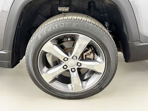 Used 2022 Jeep Grand Cherokee L Limited image 27