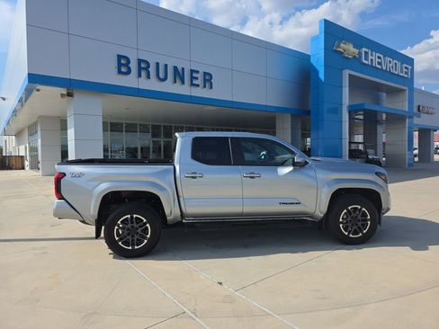 Used 2024 Toyota Tacoma TRD Sport image 20