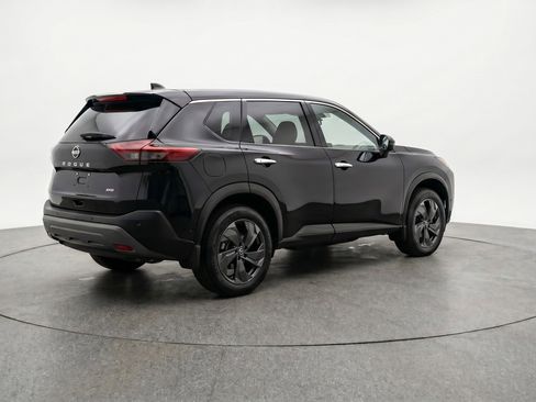 Used 2025 Nissan Rogue SV AWD/4WD image 9