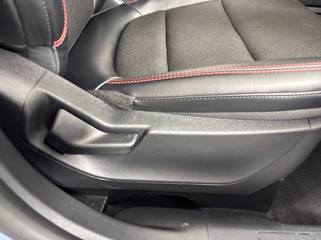 Used 2025 Ford Escape ST-Line FWD image 6