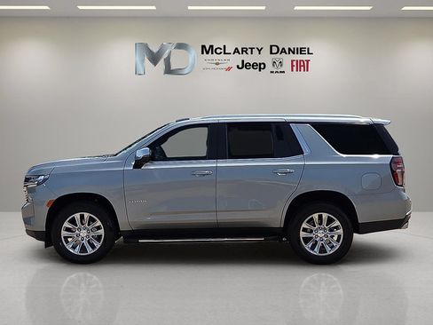 Used 2024 Chevrolet Tahoe Premier RWD image 3