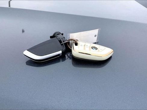 Used 2022 BMW X5 xDrive40i w/ Luxury Seating Package image 11