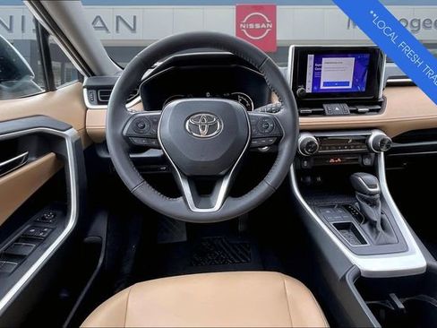 Used 2024 Toyota RAV4 XLE Premium FWD image 8