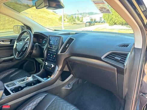 Certified 2024 Ford Edge Titanium image 28