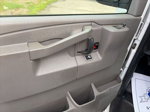 Used 2016 Chevrolet Express 3500 LS image 11