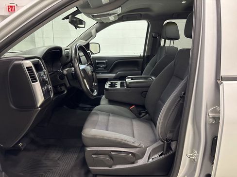 Used 2019 Chevrolet Silverado 1500 LT AWD/4WD image 17