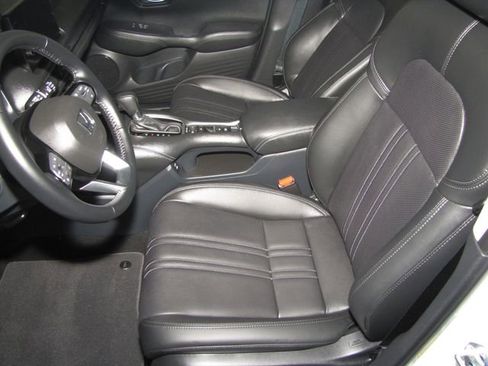 Certified 2026 Honda HR-V EX-L image 9