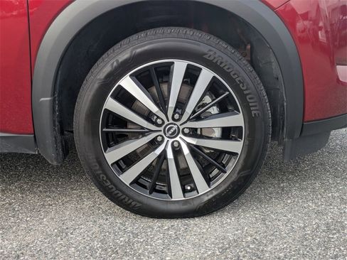 Used 2023 Nissan Pathfinder Platinum w/ Black Appearance Package image 11