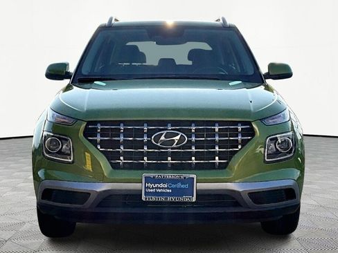 Certified 2023 Hyundai Venue SEL image 3