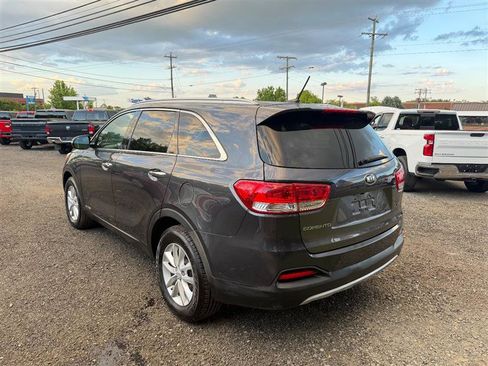 Used 2017 Kia Sorento AWD image 7