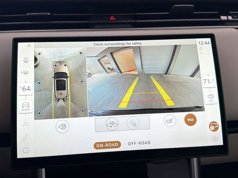 New 2026 Land Rover Range Rover Long Wheelbase SE image 26