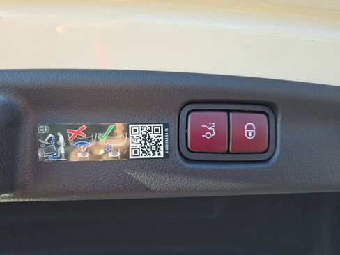 Certified 2025 Mercedes-Benz C 300 Sedan image 14