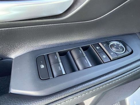 Used 2025 Toyota Grand Highlander FWD image 17