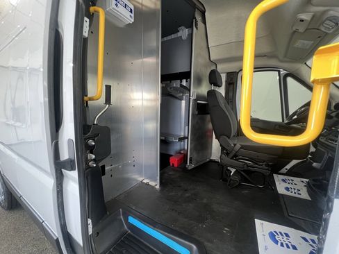 Used 2024 RAM ProMaster 3500 w/ Delivery Van Package image 11