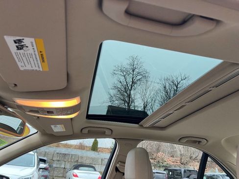 Used 2013 Mercedes-Benz C 300 4MATIC Sedan image 35