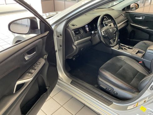 Used 2016 Toyota Camry XSE image 7