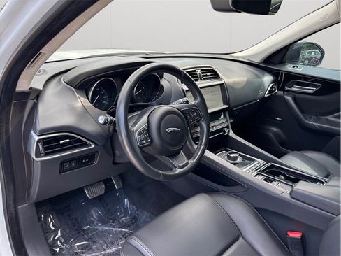 Used 2019 Jaguar F-PACE Premium AWD/4WD image 6