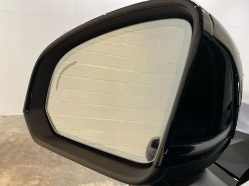 Used 2025 Volvo XC40 B5 Core AWD/4WD image 93