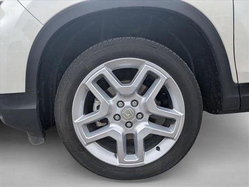 Used 2025 Honda Passport EX-L image 18