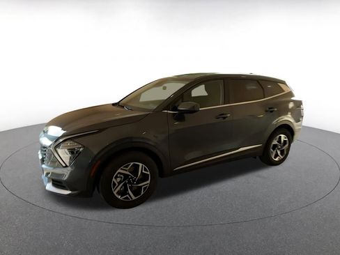 Used 2025 Kia Sportage LX image 8