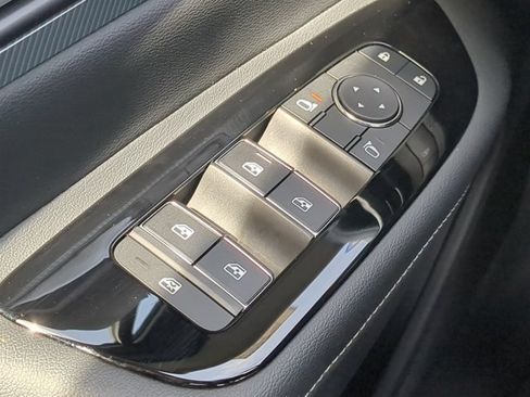 Certified 2025 Nissan Murano SL AWD/4WD image 22