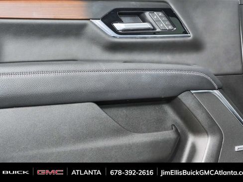 Used 2025 GMC Yukon Denali AWD/4WD image 6
