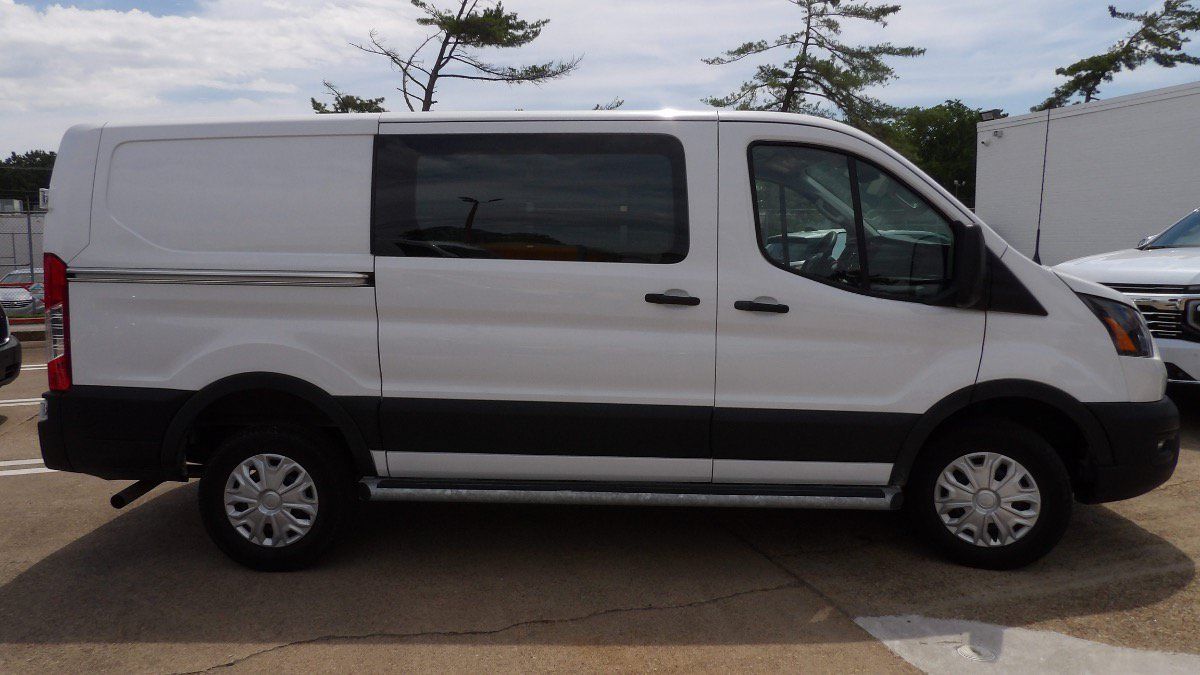Used 2025 Ford Transit 250 Low Roof w/ Exterior Upgrade Package RWD image 2
