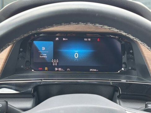 Used 2024 Volkswagen Atlas SE w/ Panoramic Sunroof Package FWD image 27