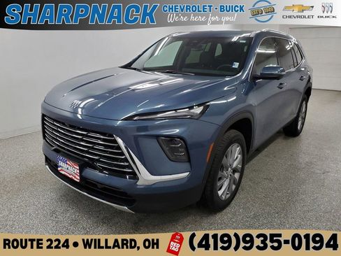 Used 2025 Buick Enclave Preferred image 1