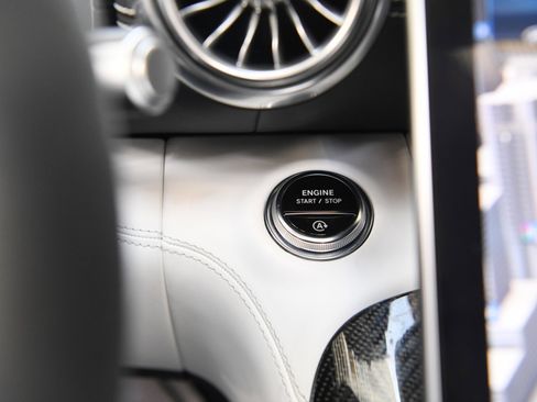 Used 2024 Mercedes-Benz SL 63 AMG 4MATIC image 17