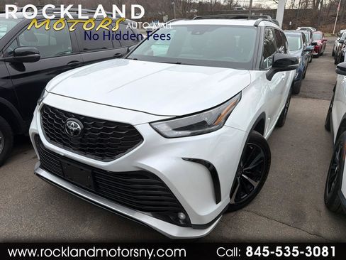 Used 2022 Toyota Highlander XSE image 1