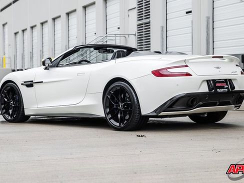 Used 2016 Aston Martin Vanquish Volante image 12