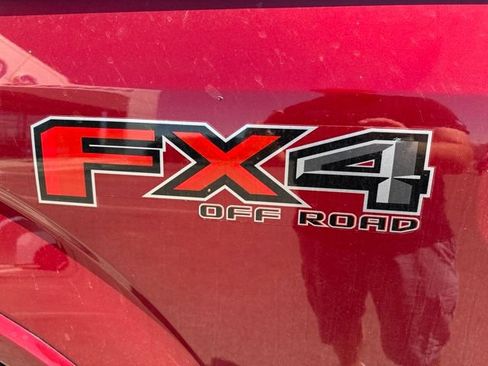 Used 2016 Ford F150 Lariat w/ Equipment Group 502A Luxury AWD/4WD image 6