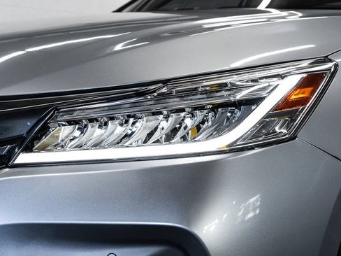 Used 2016 Honda Accord Touring image 9