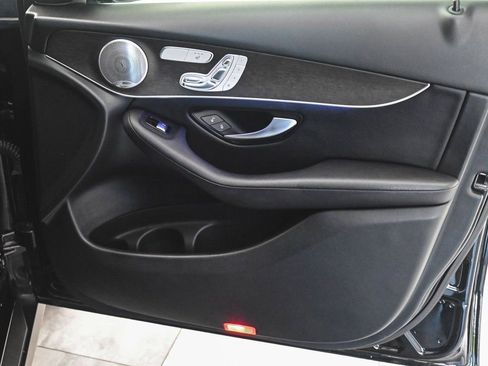 Used 2020 Mercedes-Benz GLC 300 4MATIC image 11