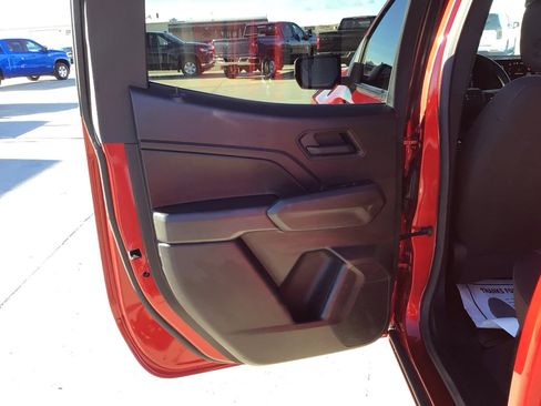 Used 2024 Chevrolet Colorado Trail Boss w/ Advanced Trailering Package image 18