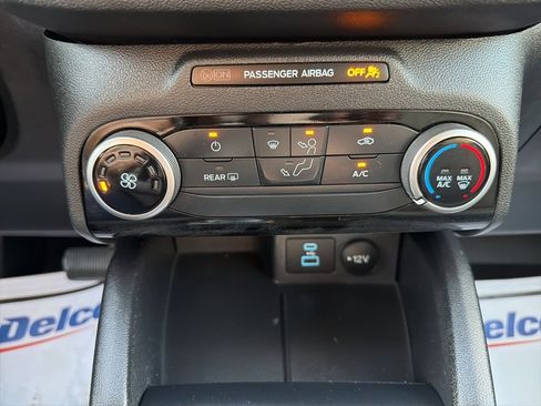 Used 2022 Ford Escape SE image 25