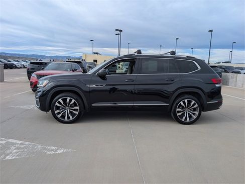Used 2022 Volkswagen Atlas SEL Premium image 2
