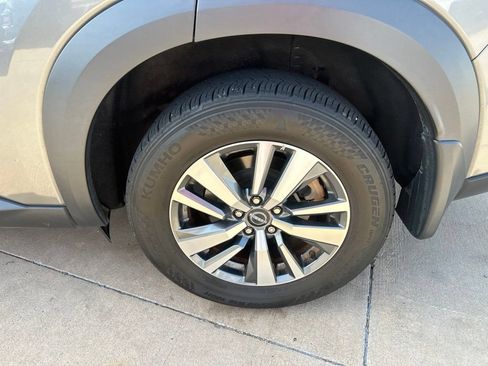 Used 2024 Nissan Pathfinder SL AWD/4WD image 8