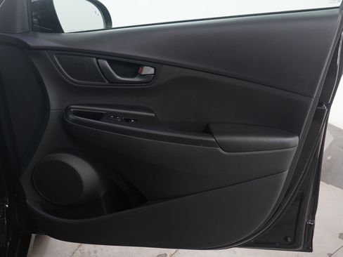 Used 2023 Hyundai Kona SEL w/ Winter Weather Package image 11