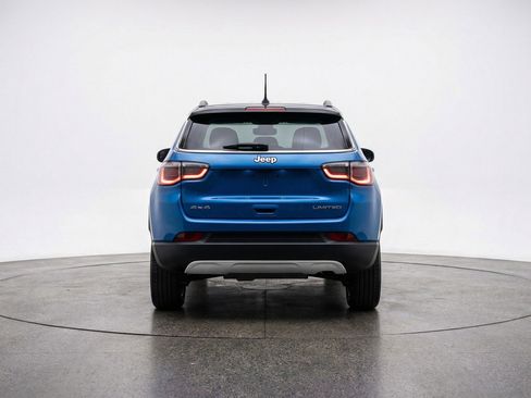 Used 2025 Jeep Compass Limited AWD/4WD image 7