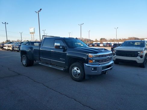 Used 2018 Chevrolet Silverado 3500 LTZ w/ Duramax Plus Package image 7